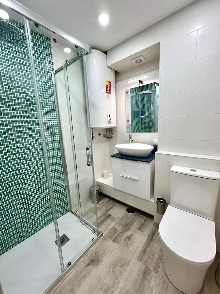 Three Bedroom Apartment In Rivas مالقة 0*,